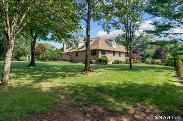 7 Regency Drive, North Haven, CT 06473