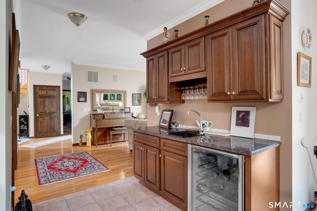 7 Regency Drive, North Haven, CT 06473