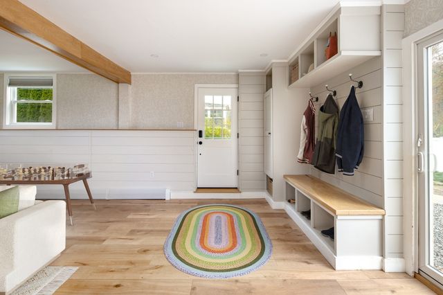 10 Knollwood Dr, Mattapoisett, MA 02739