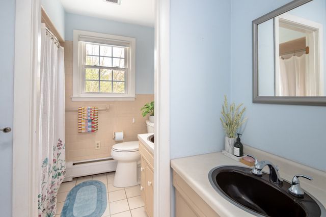 10 Knollwood Dr, Mattapoisett, MA 02739