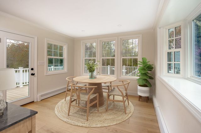 10 Knollwood Dr, Mattapoisett, MA 02739