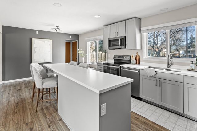 1708 3rd Street S, Moorhead, MN 56560