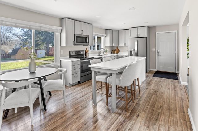 1708 3rd Street S, Moorhead, MN 56560