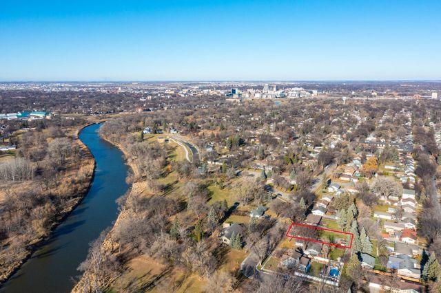 1708 3rd Street S, Moorhead, MN 56560