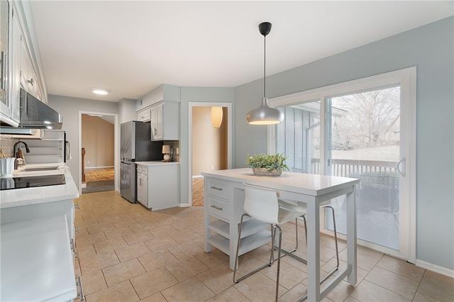 131 Seneca Lane, Lake Winnebago, MO 64034