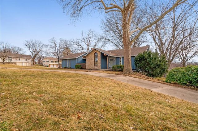 131 Seneca Lane, Lake Winnebago, MO 64034