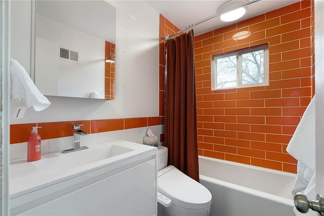 131 Seneca Lane, Lake Winnebago, MO 64034