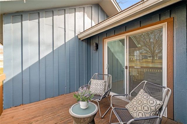 131 Seneca Lane, Lake Winnebago, MO 64034