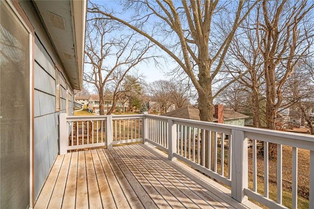 131 Seneca Lane, Lake Winnebago, MO 64034