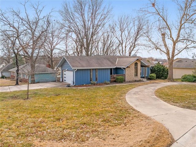 131 Seneca Lane, Lake Winnebago, MO 64034