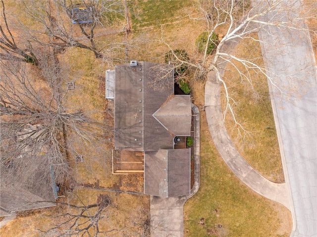 131 Seneca Lane, Lake Winnebago, MO 64034