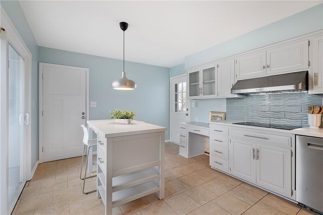 131 Seneca Lane, Lake Winnebago, MO 64034