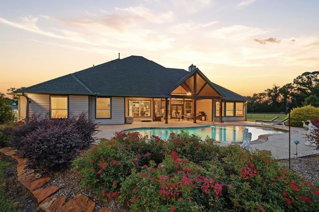 12416 County Road 201, Plantersville, TX 77363