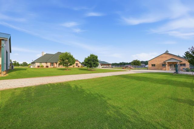 12416 County Road 201, Plantersville, TX 77363