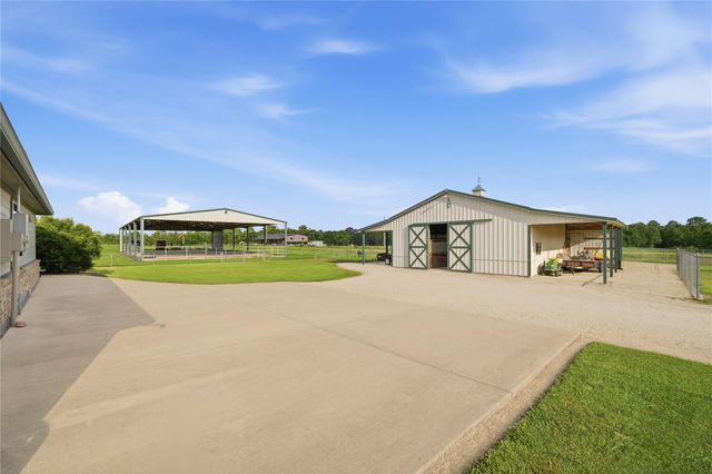 12416 County Road 201, Plantersville, TX 77363