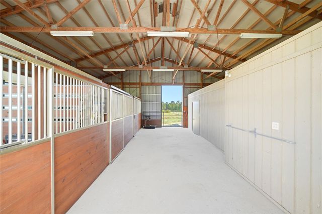 12416 County Road 201, Plantersville, TX 77363