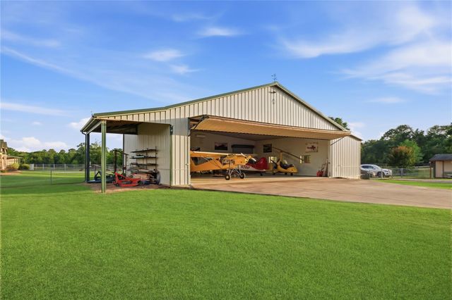 12416 County Road 201, Plantersville, TX 77363
