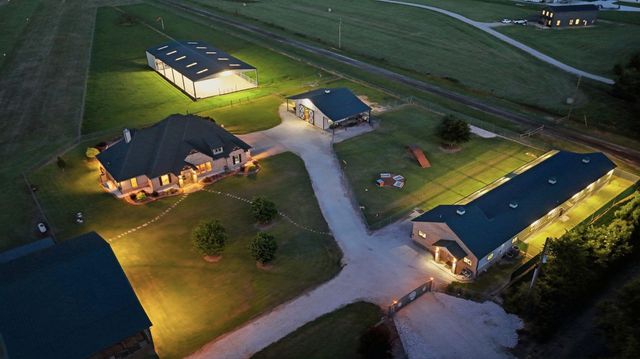 12416 County Road 201, Plantersville, TX 77363