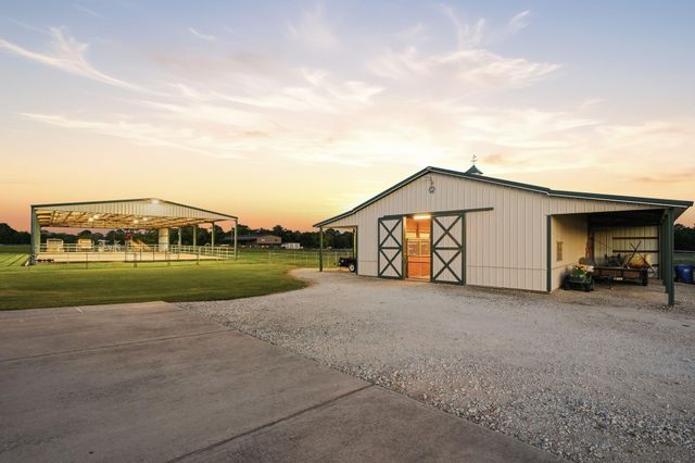 12416 County Road 201, Plantersville, TX 77363