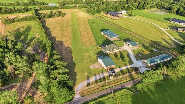 12416 County Road 201, Plantersville, TX 77363