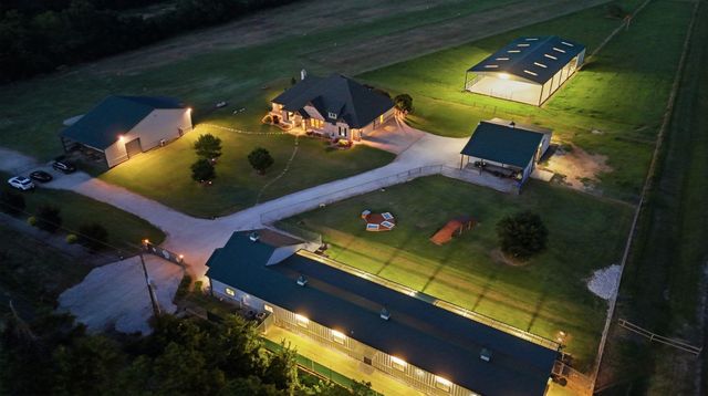 12416 County Road 201, Plantersville, TX 77363