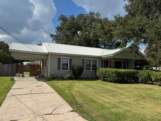 206 S Martin Luther King Jr Drive, St. Martinville, LA 70582