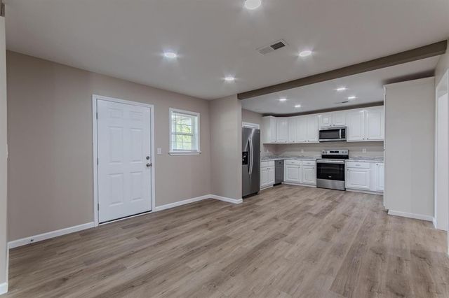 635 Harbert Dr, Savannah, TN 38372