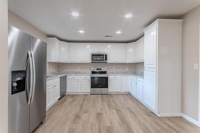 635 Harbert Dr, Savannah, TN 38372