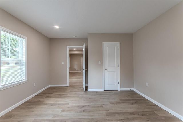 635 Harbert Dr, Savannah, TN 38372