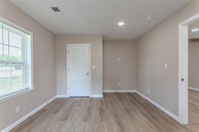 635 Harbert Dr, Savannah, TN 38372