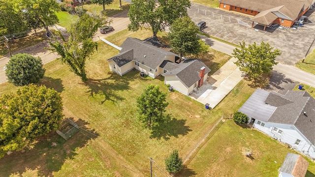 635 Harbert Dr, Savannah, TN 38372