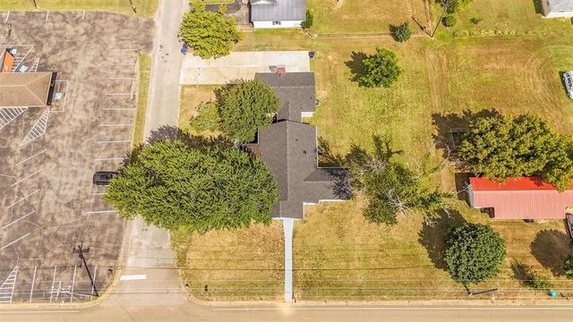 635 Harbert Dr, Savannah, TN 38372