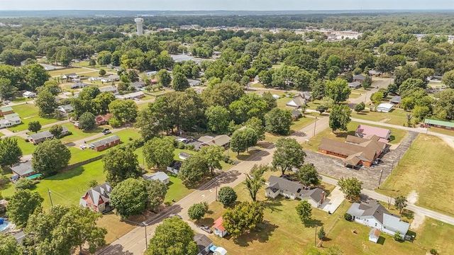 635 Harbert Dr, Savannah, TN 38372