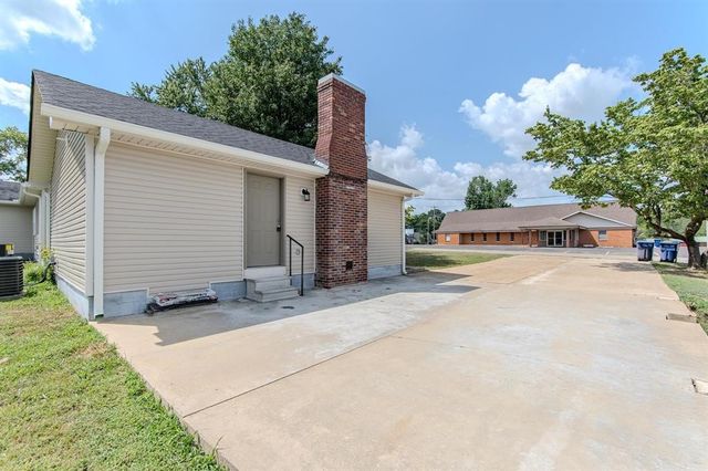 635 Harbert Dr, Savannah, TN 38372