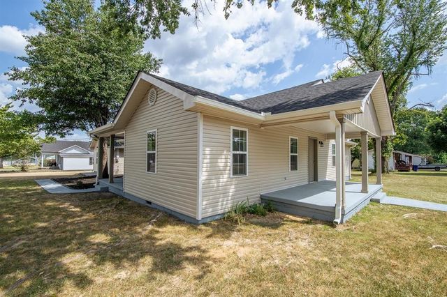 635 Harbert Dr, Savannah, TN 38372