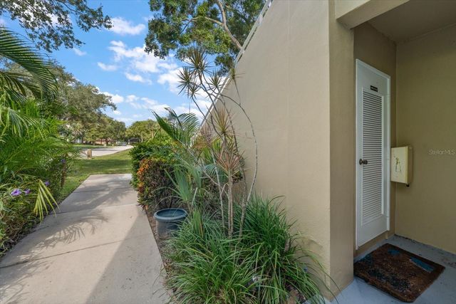 10811 INDIAN HILLS COURT 42, Seminole, FL 33777