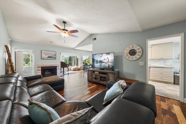 10811 INDIAN HILLS COURT 42, Seminole, FL 33777