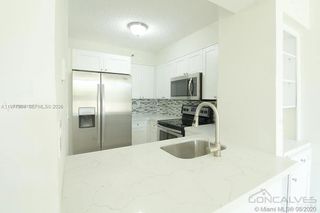 546 SW 1st St 404, Miami, FL 33130