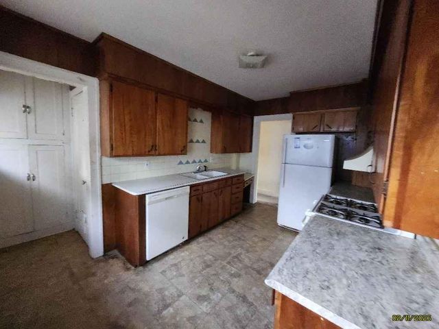 712 St Louis Avenue, Excelsior Springs, MO 64024