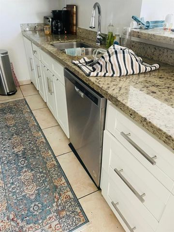10393 N Kendall Drive U6, Miami, FL 33176