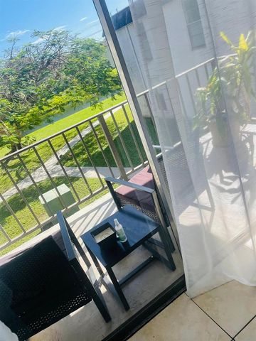 10393 N Kendall Drive U6, Miami, FL 33176