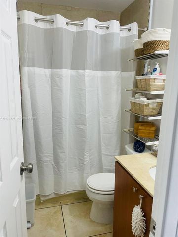 10393 N Kendall Drive U6, Miami, FL 33176