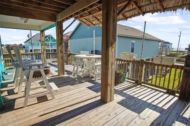 919 Mary Ann, Crystal Beach, TX 77650