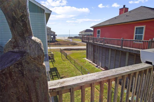 919 Mary Ann, Crystal Beach, TX 77650