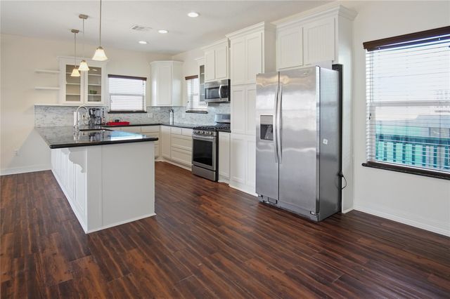 919 Mary Ann, Crystal Beach, TX 77650