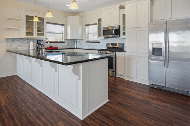 919 Mary Ann, Crystal Beach, TX 77650