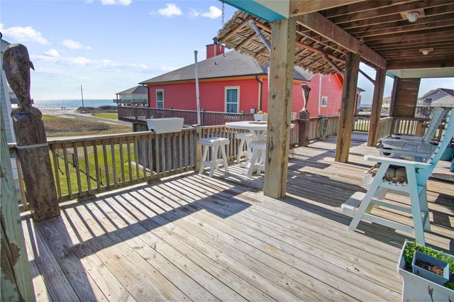 919 Mary Ann, Crystal Beach, TX 77650