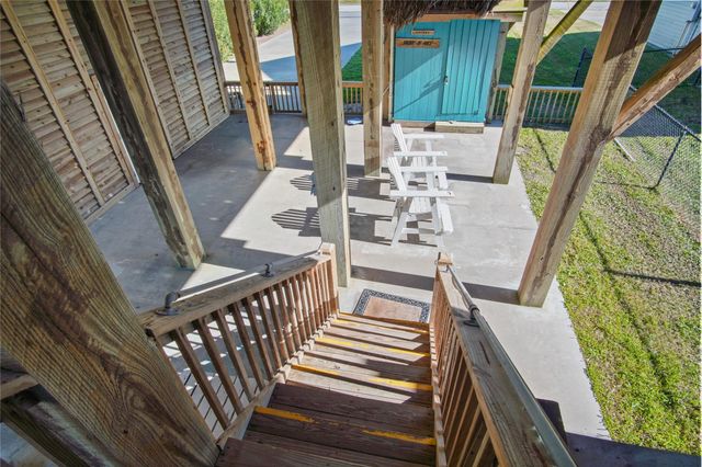 919 Mary Ann, Crystal Beach, TX 77650