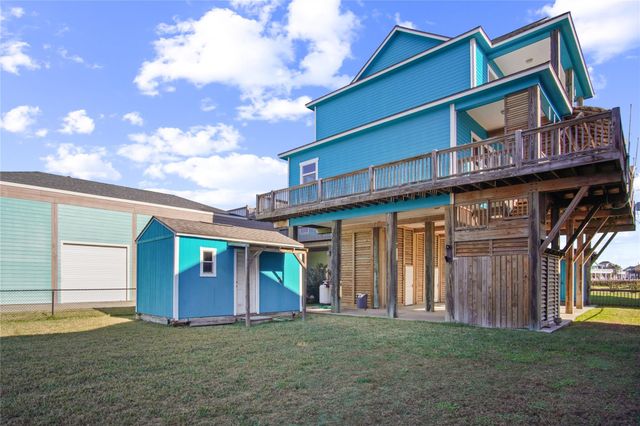 919 Mary Ann, Crystal Beach, TX 77650