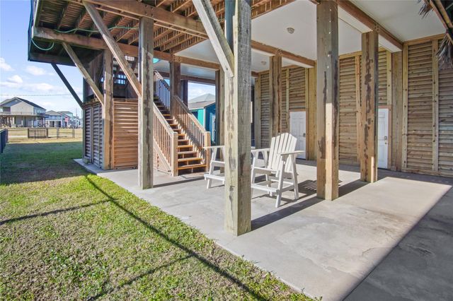 919 Mary Ann, Crystal Beach, TX 77650